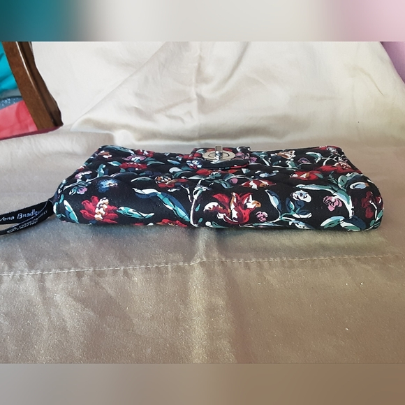 NWT RFID Vera Bradley Turnlock Wallet - Picture 5 of 10